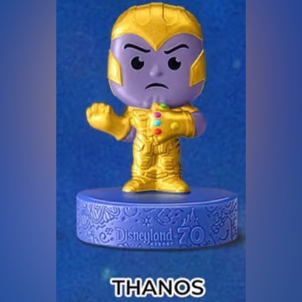❤️  NIP Disneyland 70 Thanos and Evil Queen McDonalds Happy Meal Toy - Picture 3 of 11